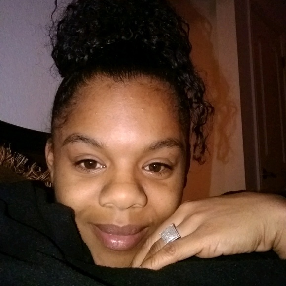 Meet your Posher, Neangela - Picture 1 of 1